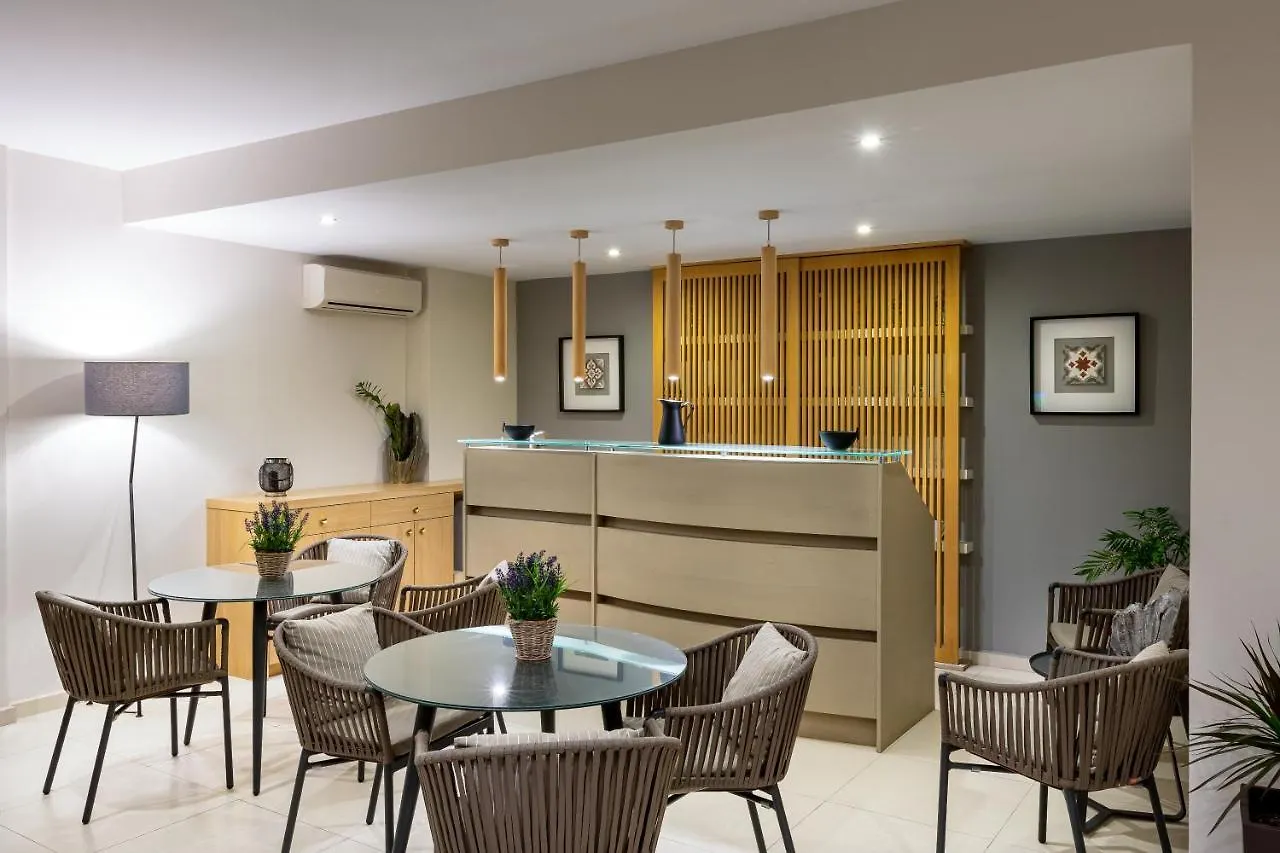 Icarus Apartments Rethymno 2*,